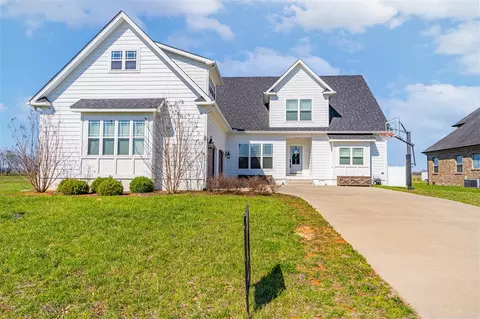 1916 Affirmed Cir, Bowling Green, KY 42104