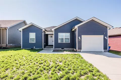661 Cherry Blossom Rd, Bowling Green, KY 42103