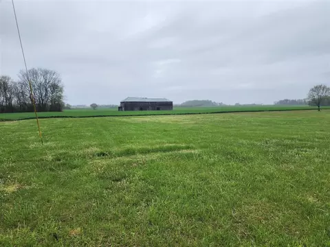 112 Red Bird Ave, Adairville, KY 42202