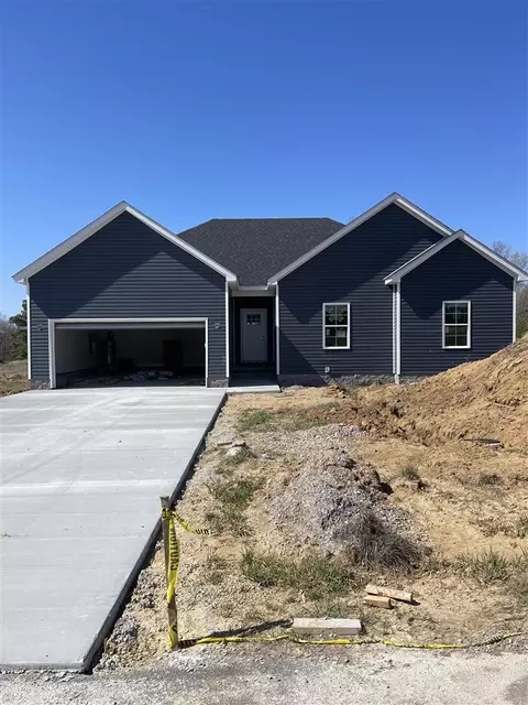 21 Sun Dr, Scottsville, KY 42164