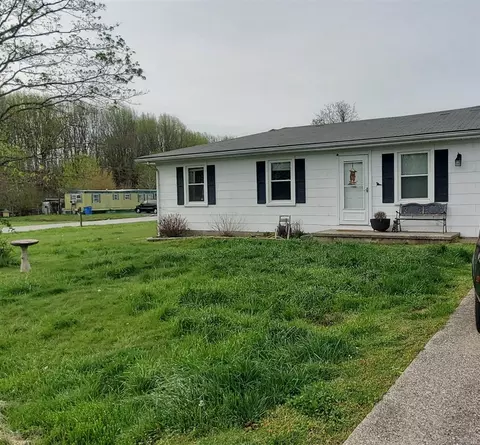 102 Blackwood St, Glasgow, KY 42141
