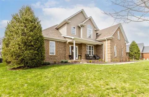 3749 Silver Sun Dr, Bowling Green, KY 42104