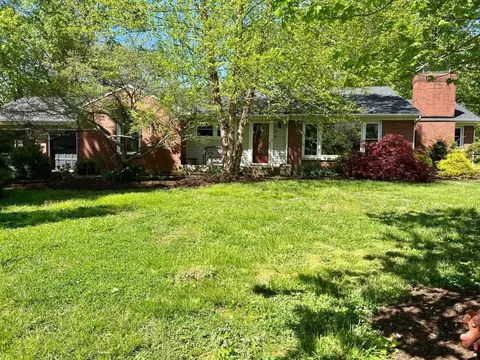 708 Mcelroy Way, Bowling Green, KY 42104