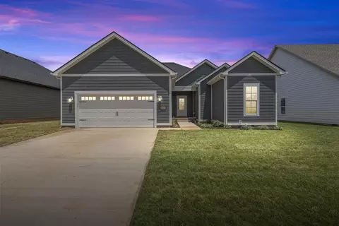 2413 Topeka Ln, Bowling Green, KY 42103