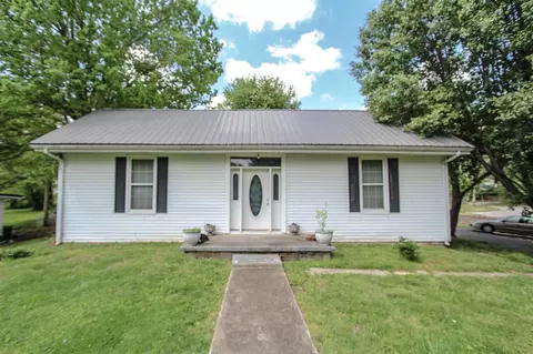 221 S Lincoln St, Auburn, KY 42206