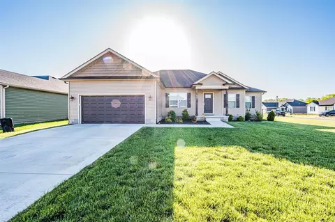 839 Alpine Pine St, Bowling Green, KY 42101