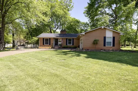 1016 Meadowwood Ln, Bowling Green, KY 42104