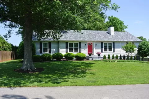 1306 Mctavish Way, Bowling Green, KY 42104