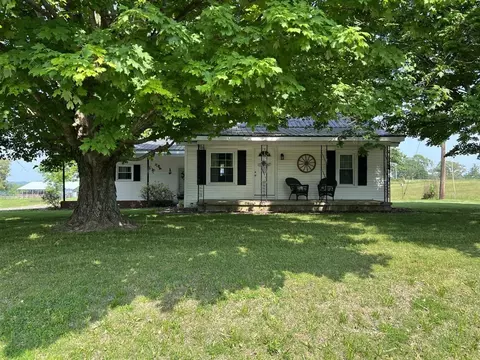 5004 Smiths Grove Rd, Scottsville, KY 42164