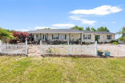 420 Crump Rd, Smiths Grove, KY 42171