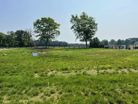 154 Three Par Ct, Bowling Green, KY 42103