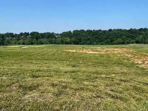 1247 Overlook Ln, Bowling Green, KY 42103