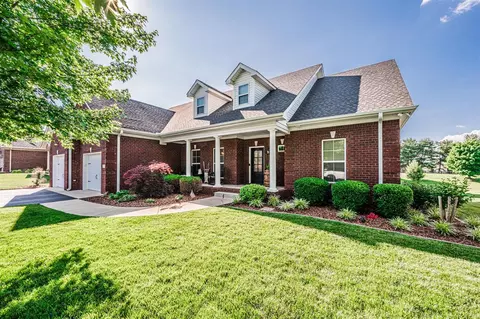 3529 Summer Breeze Dr, Bowling Green, KY 42104