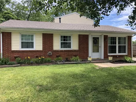 2701 Llandovery Dr, Jeffersontown, KY 40299