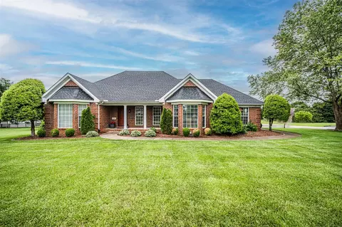 150 Paulette St, Bowling Green, KY 42104