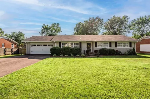 805 Hampton Dr, Bowling Green, KY 42103