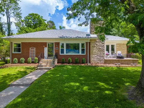 719 Peveler Dr, Russellville, KY 42276