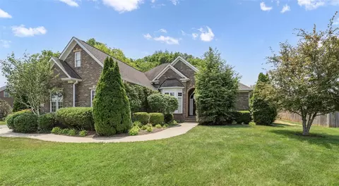 819 Shadow Grass Way, Bowling Green, KY 42104