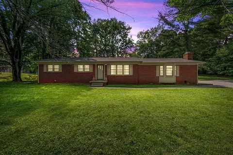 513 Hillcrest Rd, Bowling Green, KY 42103