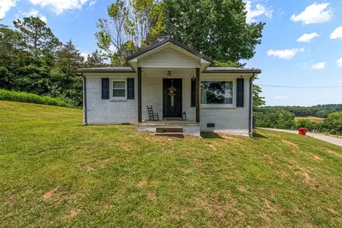 5 W R England Rd, Tompkinsville, KY 42167
