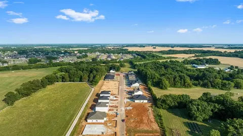 6517 Fortuna Ct, Bowling Green, KY 42101