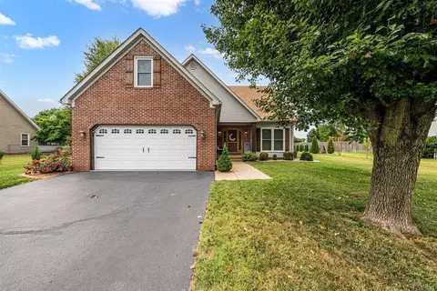 251 Lamplighter Dr, Bowling Green, KY 42104
