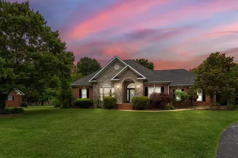 200 N Pointe Dr, Franklin, KY 42134
