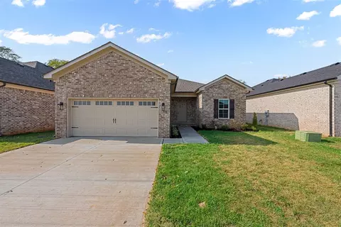 778 Mcintyre St, Bowling Green, KY 42101