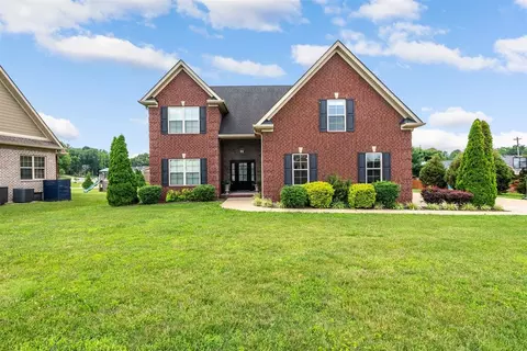 909 Chapman Ct, Bowling Green, KY 42103