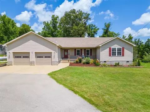1386 Red Hill Rd, Lewisburg, KY 42256