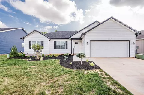 526 White Dogwood Dr, Bowling Green, KY 42101