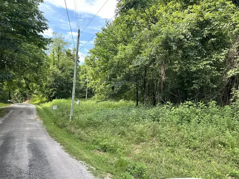 563 N Gillock Rd, Glasgow, KY 42141