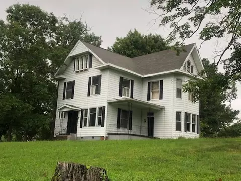 303 Walnut St, Central City, KY 42330