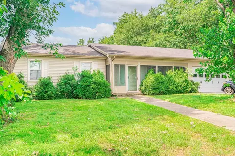 8223 Louisville Rd, Bowling Green, KY 42101