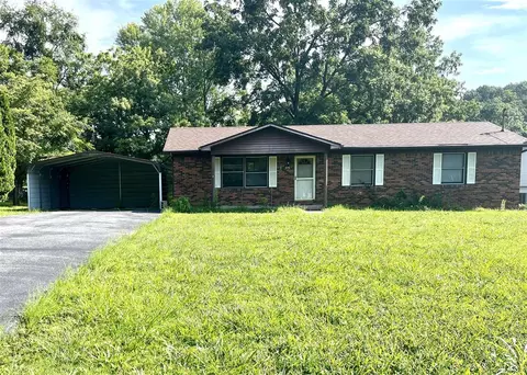 646 Castle Heights Rd, Bowling Green, KY 42103