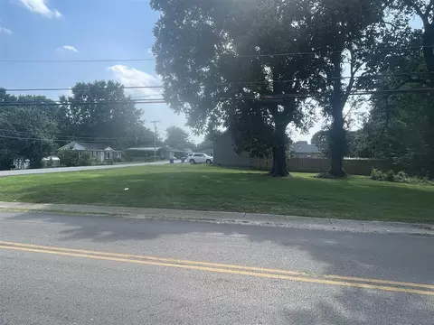 1413 Collegeview Dr, Bowling Green, KY 42101
