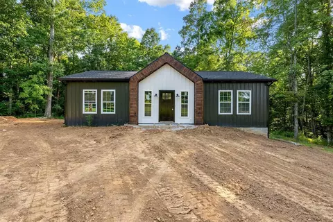 2805 Franklin Rd, Scottsville, KY 42164