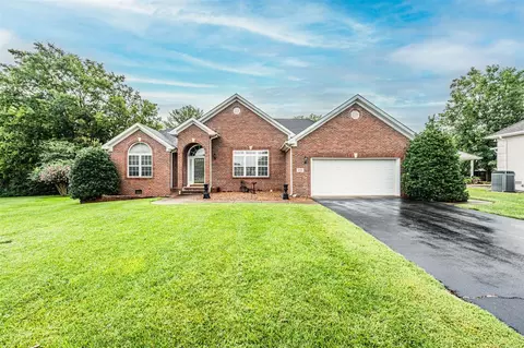 448 Raquelle Dr, Bowling Green, KY 42103