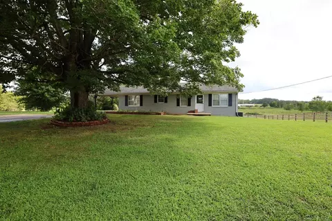 2914 Pleasant Valley Church Rd, Center, KY 42214