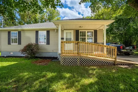 805 E 1st St, Hopkinsville, KY 42240