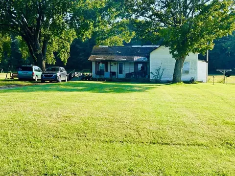 2558 Dimple Rd, Morgantown, KY 42261