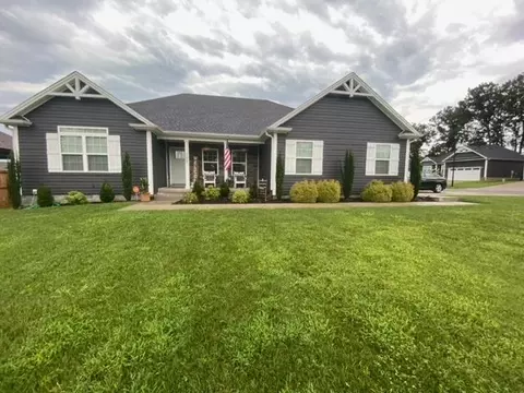 755 Pleasant Meadow Ln, Bowling Green, KY 42101