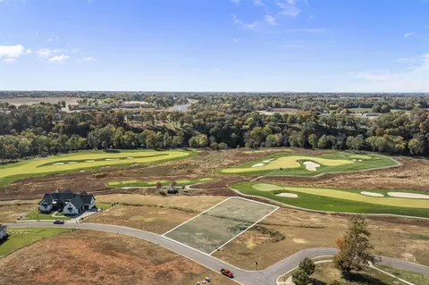 1177 Overlook Ln, Bowling Green, KY 42103