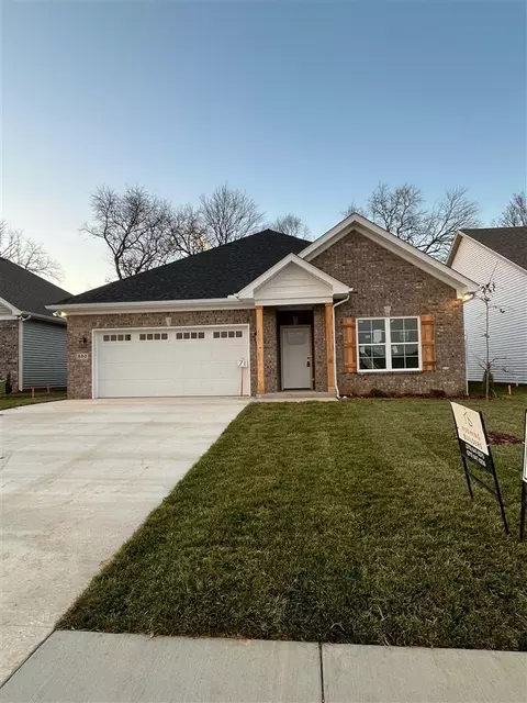 880 Mcintyre St, Bowling Green, KY 42101