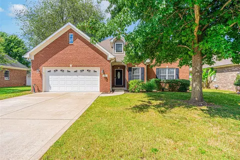 2627 Ashgate Dr, Bowling Green, KY 42104
