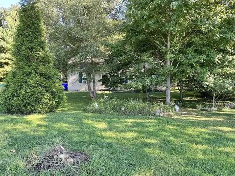 1504 Hayner Rd, Bowling Green, KY 42104
