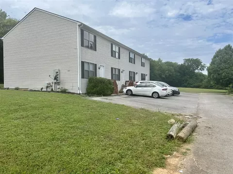1967 Sandra St, Bowling Green, KY 42101