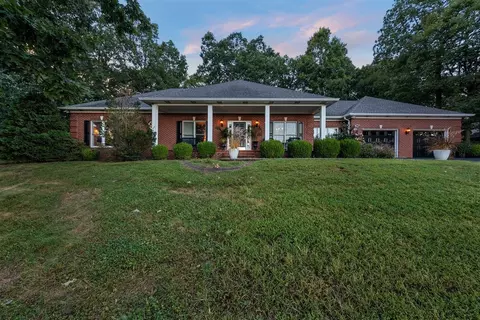 465 Briggs Hill Rd, Bowling Green, KY 42101