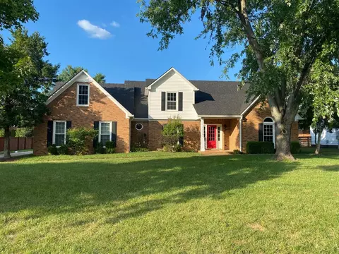 1739 Briar Cir, Bowling Green, KY 42103