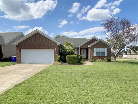 3609 Clear Spring St, Bowling Green, KY 42104